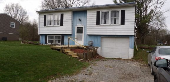21749 Golden Dr Meadville, PA 16335