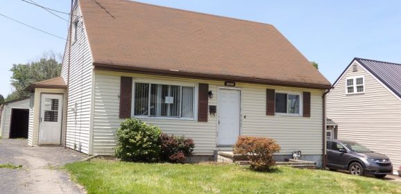 2042 Madison St Hermitage, PA 16148