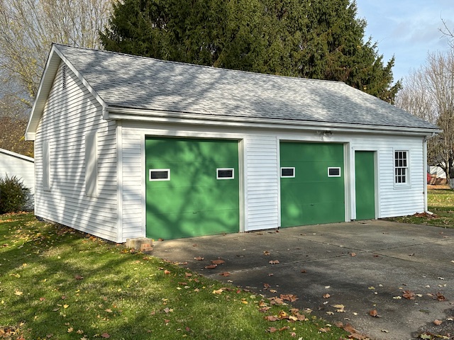 detached garage