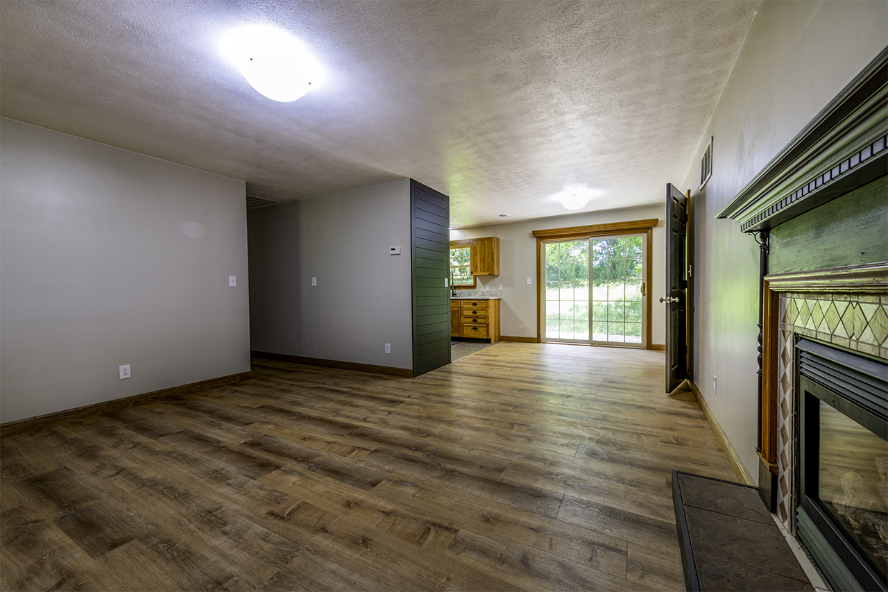 Livingroom dining area