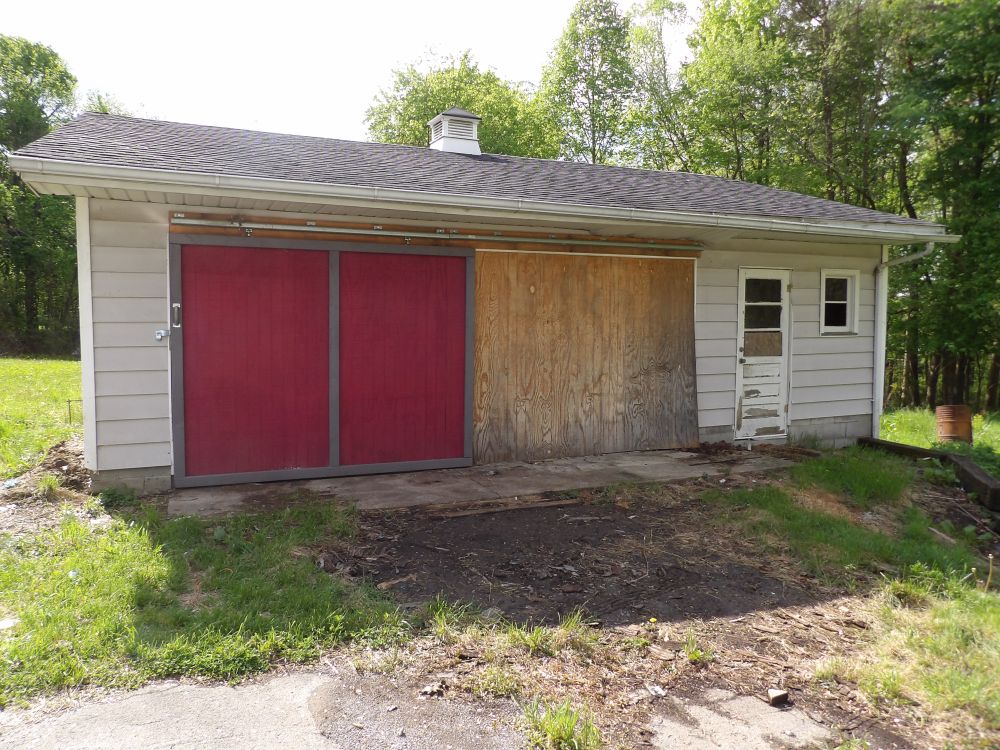 detached garage