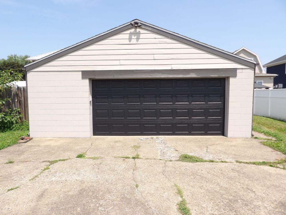 detached garage